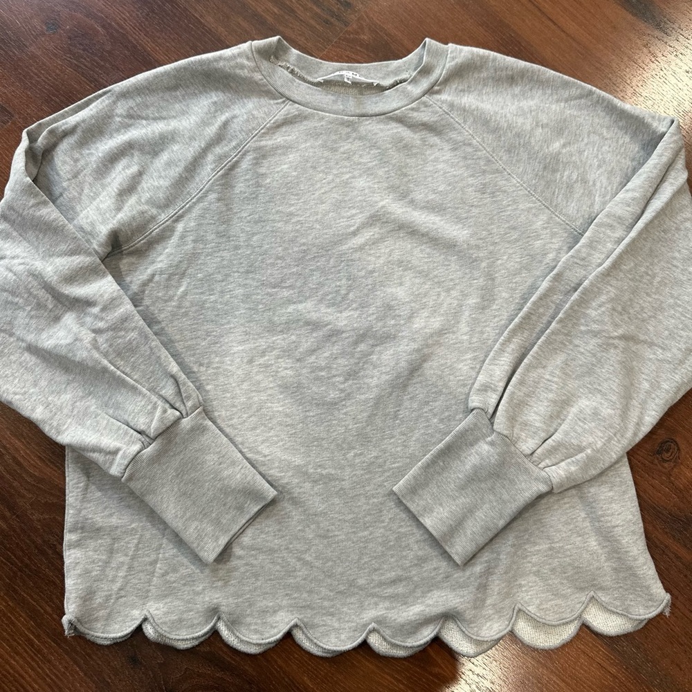 FRAME Scalloped Hem Crew Neck
Sweatshirt Sz SP Bishop Sleeve Cotton
Gray - Picture 3 of 10